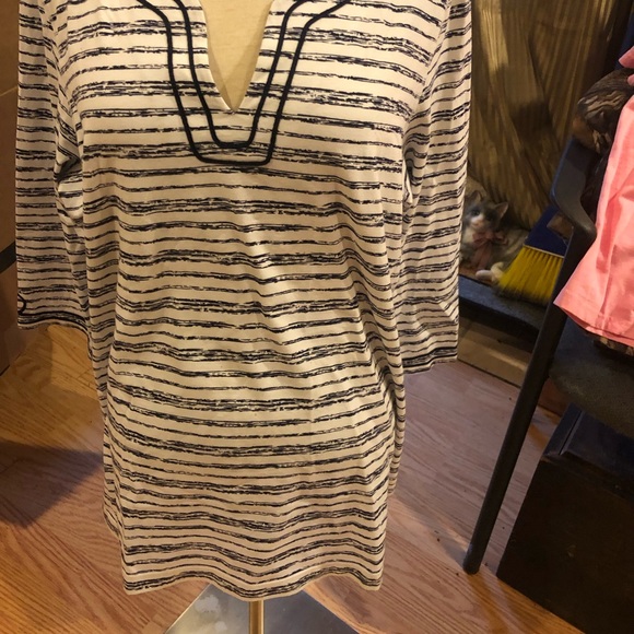 Chico’s Long Sleeve Navy and White Zenergy Top - Picture 3 of 8